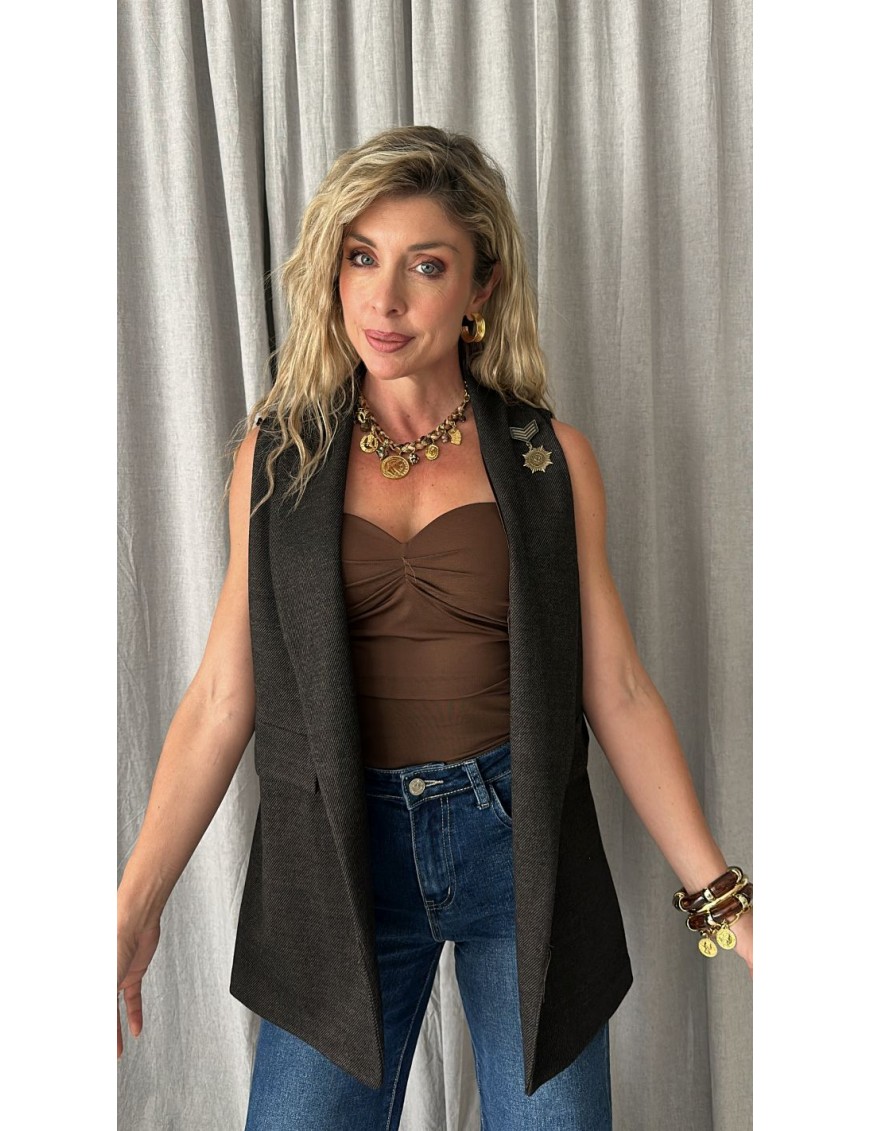 SERIF VEST 