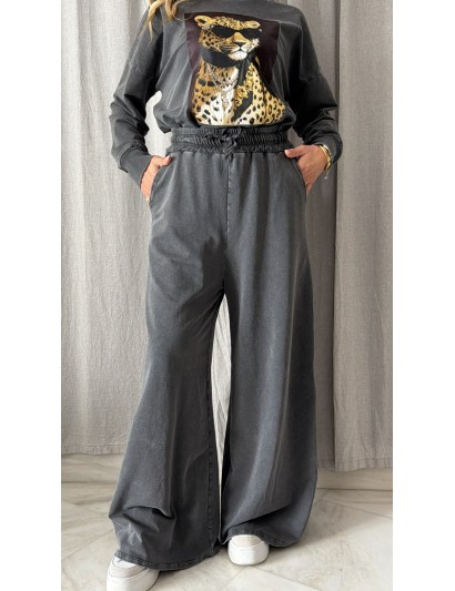 GREY PANTS