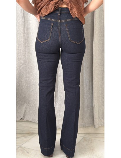 FLARE JEANS