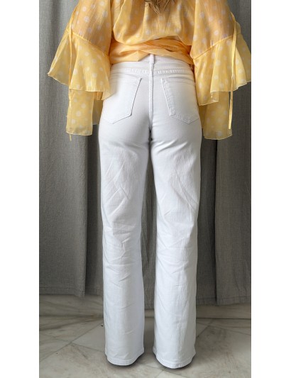 WHITE JEANS