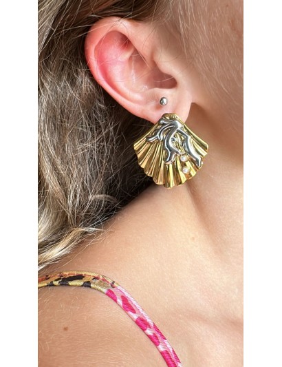 SHELL EARRING 